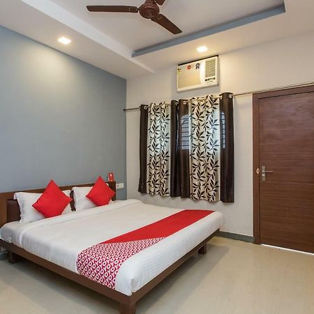Oyo 17161 Hotel Mahalaxmi Ujjain Luaran gambar