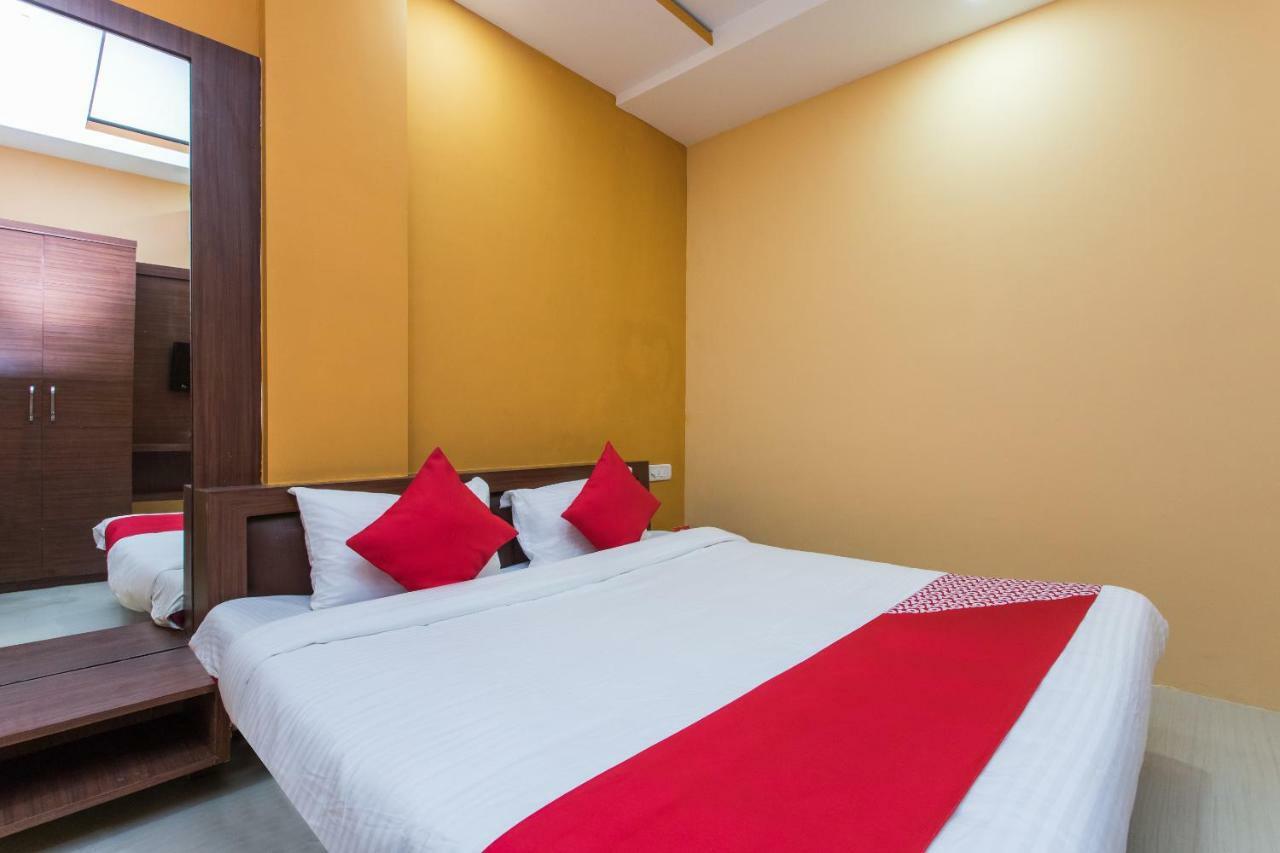 Oyo 17161 Hotel Mahalaxmi Ujjain Luaran gambar
